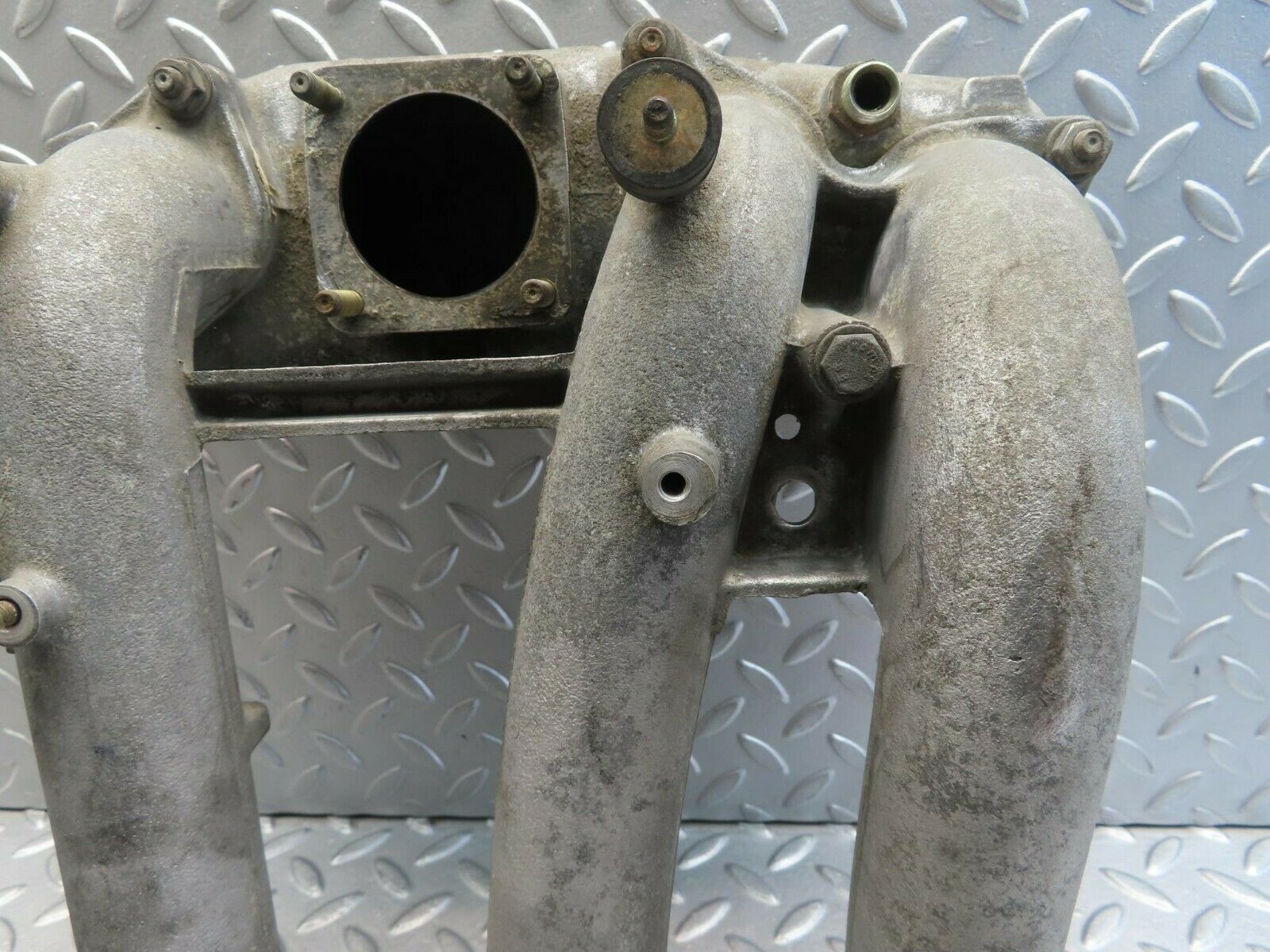 11535 Mercedes-Benz C123 230CE Coupe Intake Manifold 1021410301 1021411190