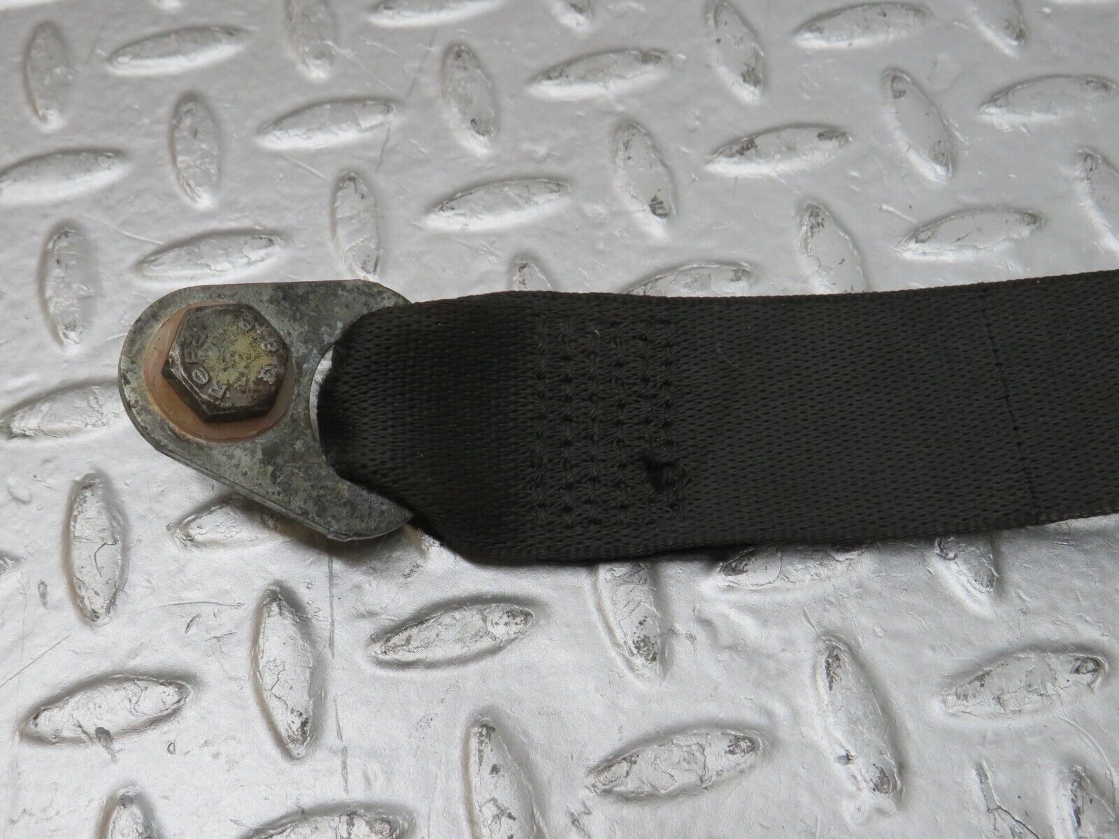 36318 Mercedes-Benz W126 420SE Front Left Seat Belt 1268604993 1268680011