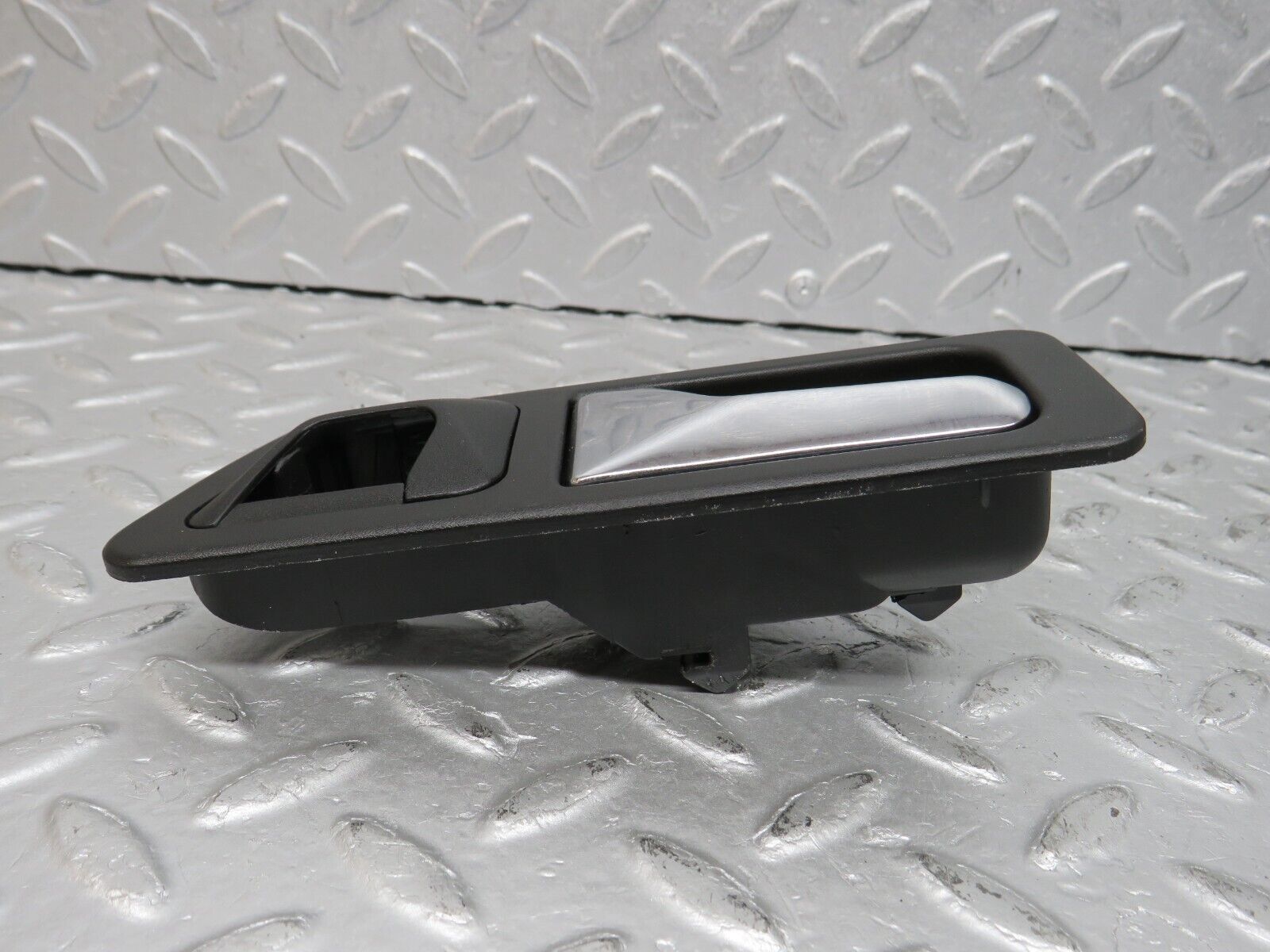 38724 Mercedes-Benz W201 190E 2.6L Left Interior Door Handle 2017660164