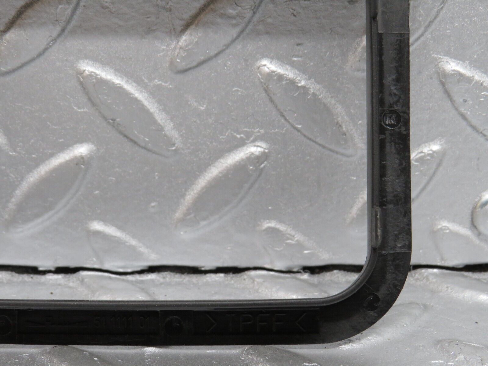 39626 Mercedes-Benz R129 320SL Coupe Gear Selector Surround Trim 1292670088