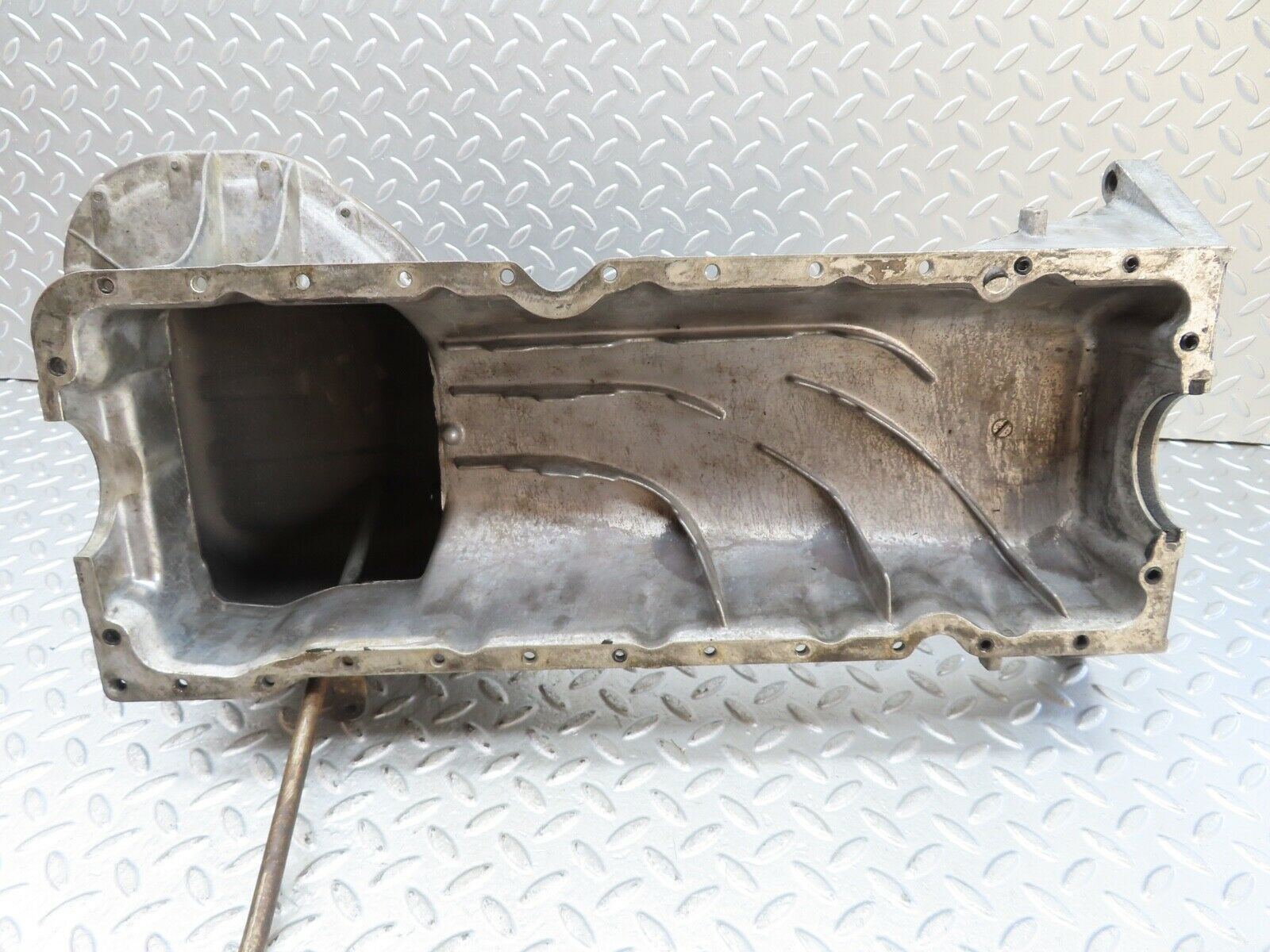 19273 Mercedes-Benz W123 300D Oil Pan Oil Sump 6170140302