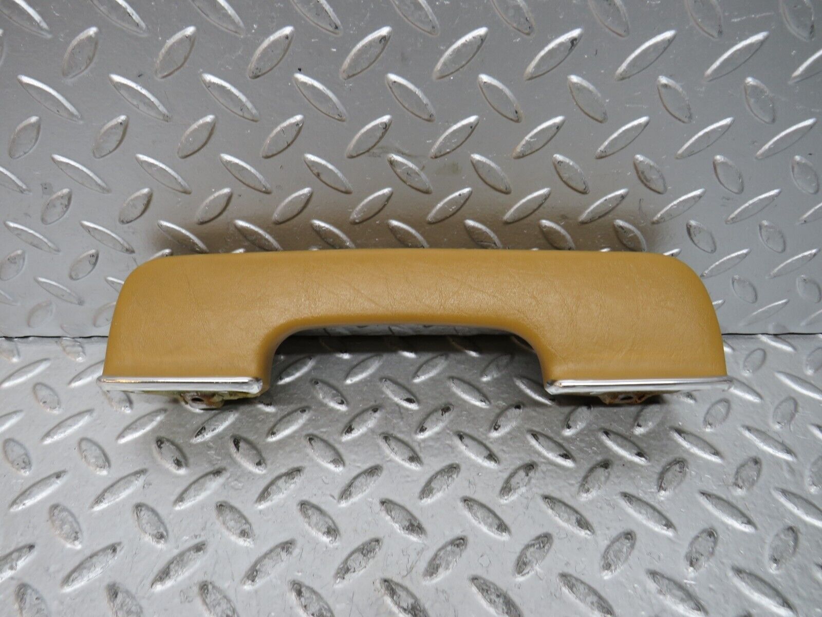 28604 Mercedes-Benz W123 230E Left Interior Door Handle Palomino 1239701901