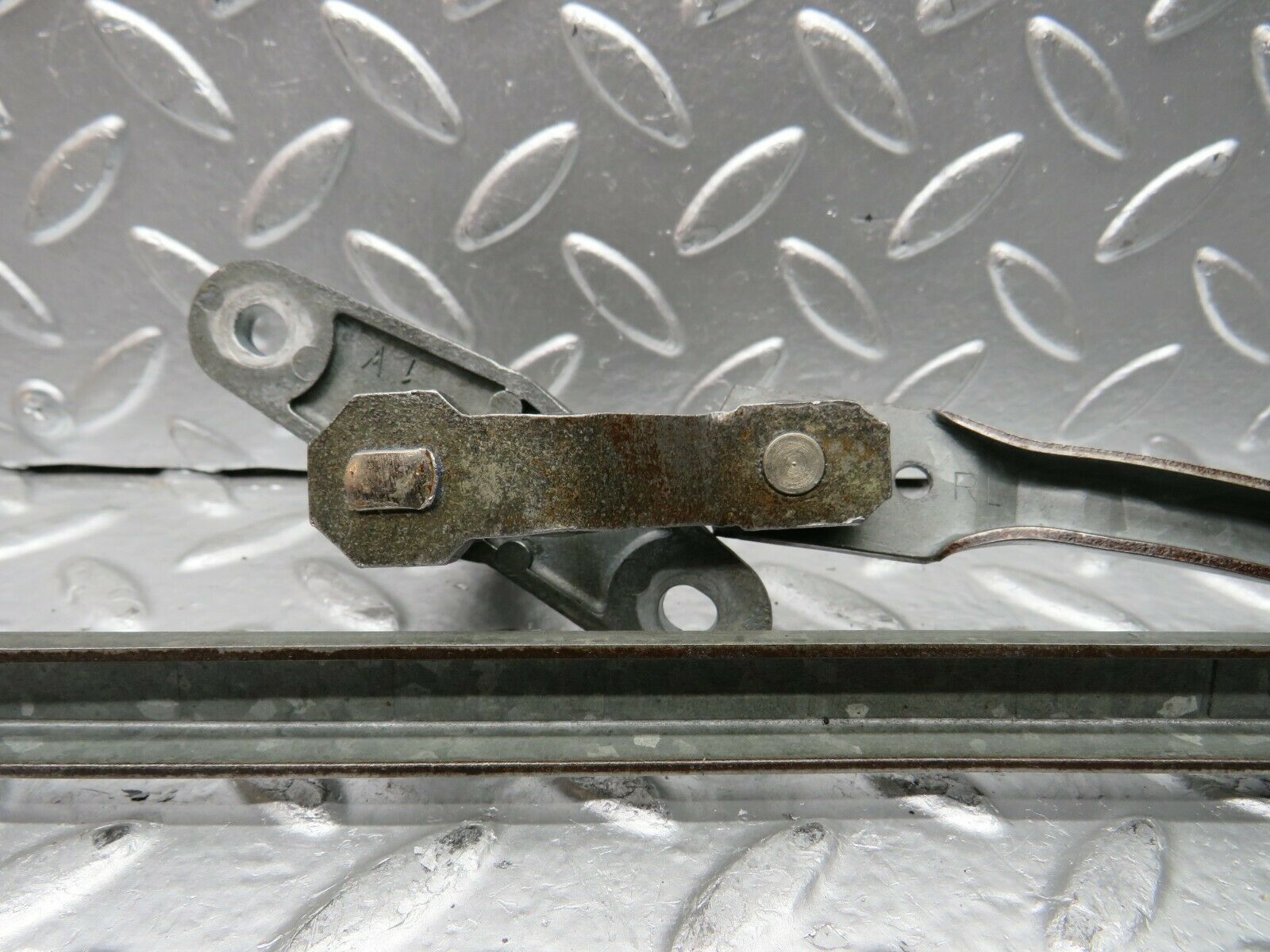 24117 Mercedes-Benz W123 280E Windscreen Wiper Linkage