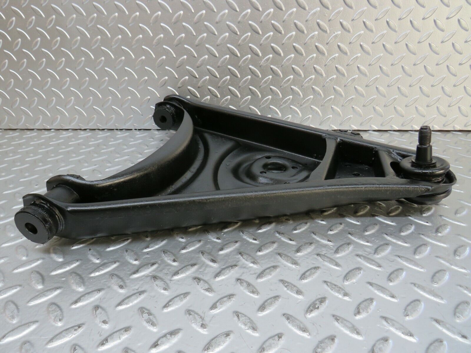 23843 Mercedes-Benz C107 450SLC Coupe Front Left Lower Control Arm