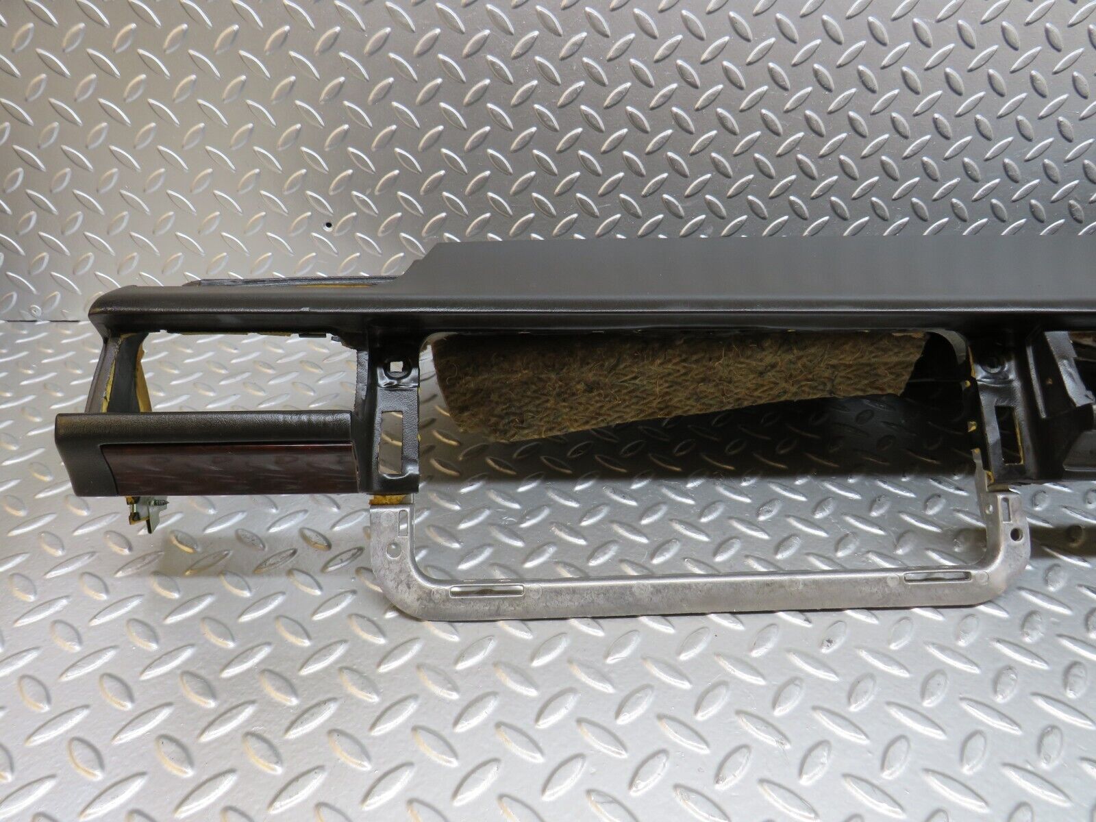 28911 Mercedes-Benz C124 320CE Coupe Dashboard Brown