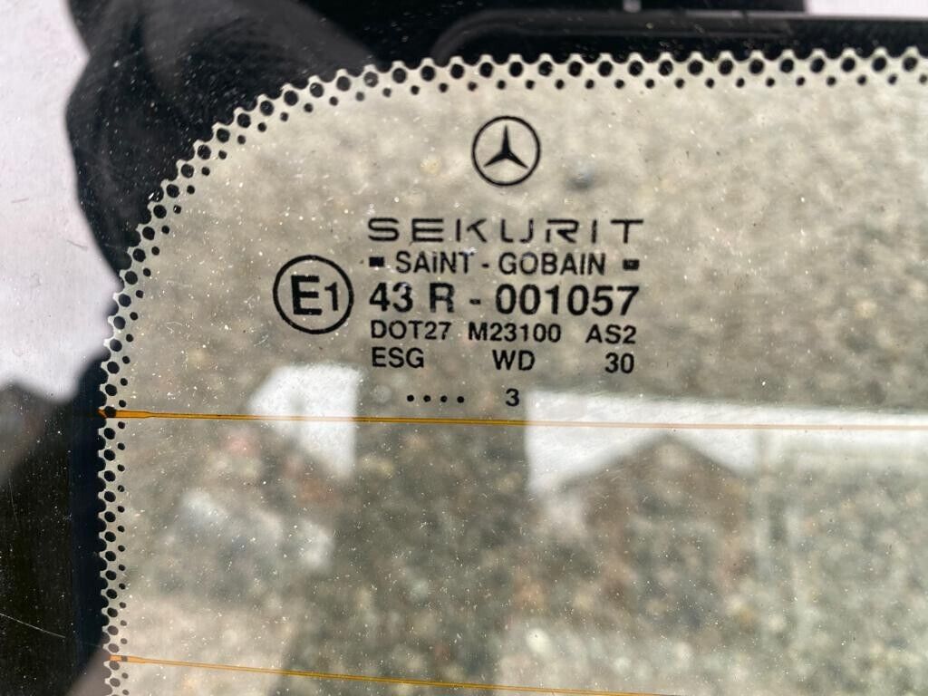 38226 Mercedes-Benz A124 320E Cabriolet Soft Top