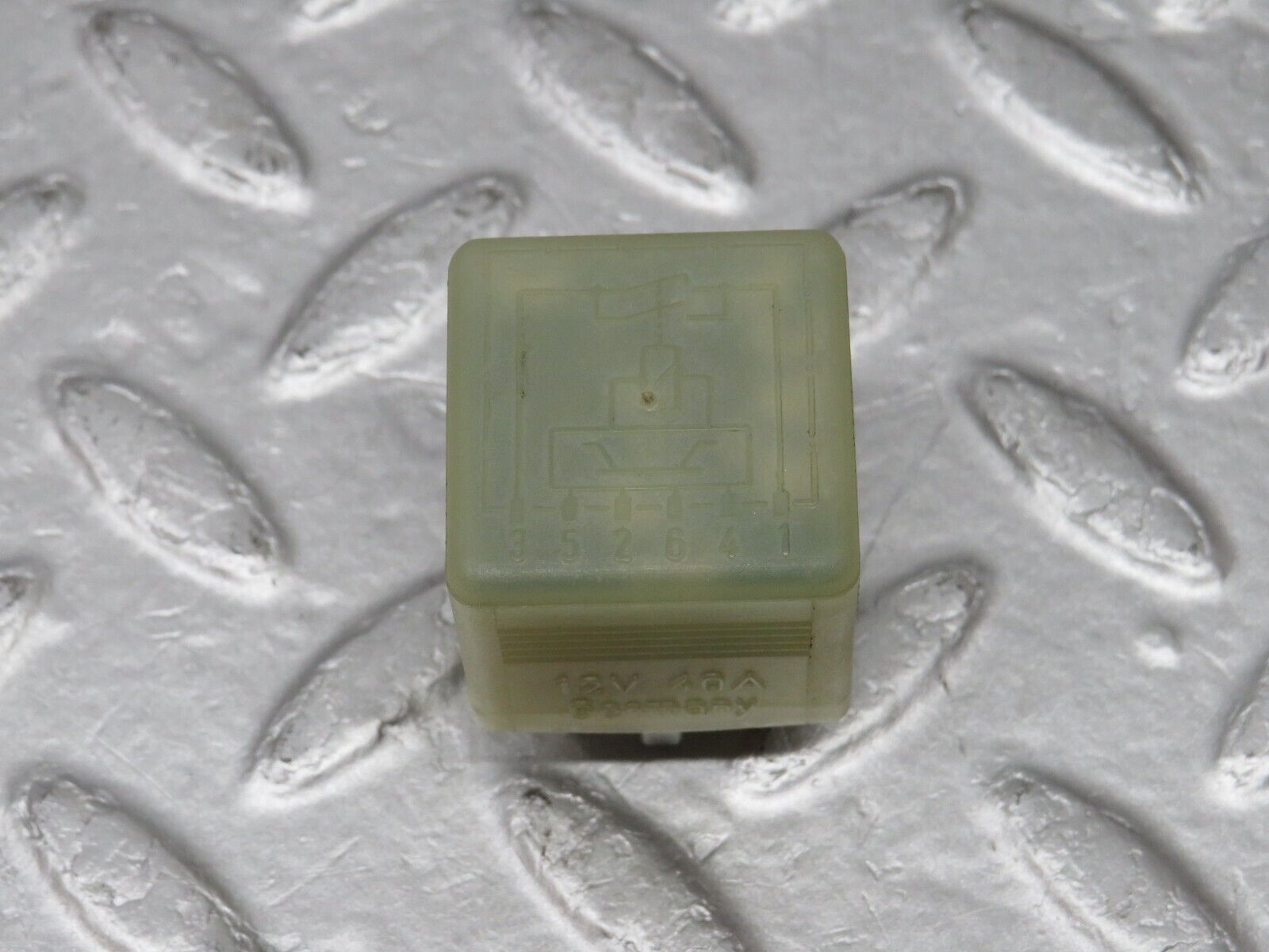 36086 Mercedes-Benz W126 420SE Door Window Control Relay 0015427819