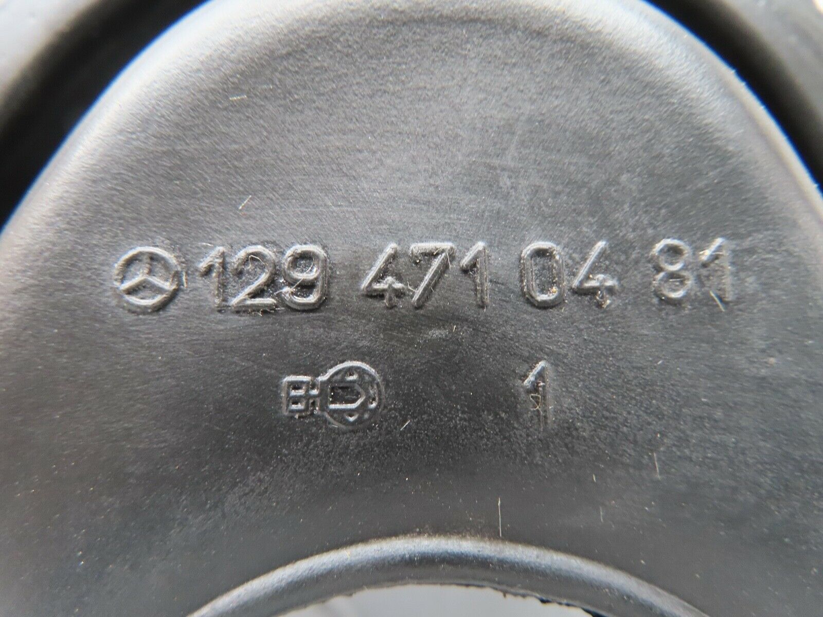 17247 Mercedes-Benz R129 300SL Coupe Fuel Tank Filler Gasket 1294710481