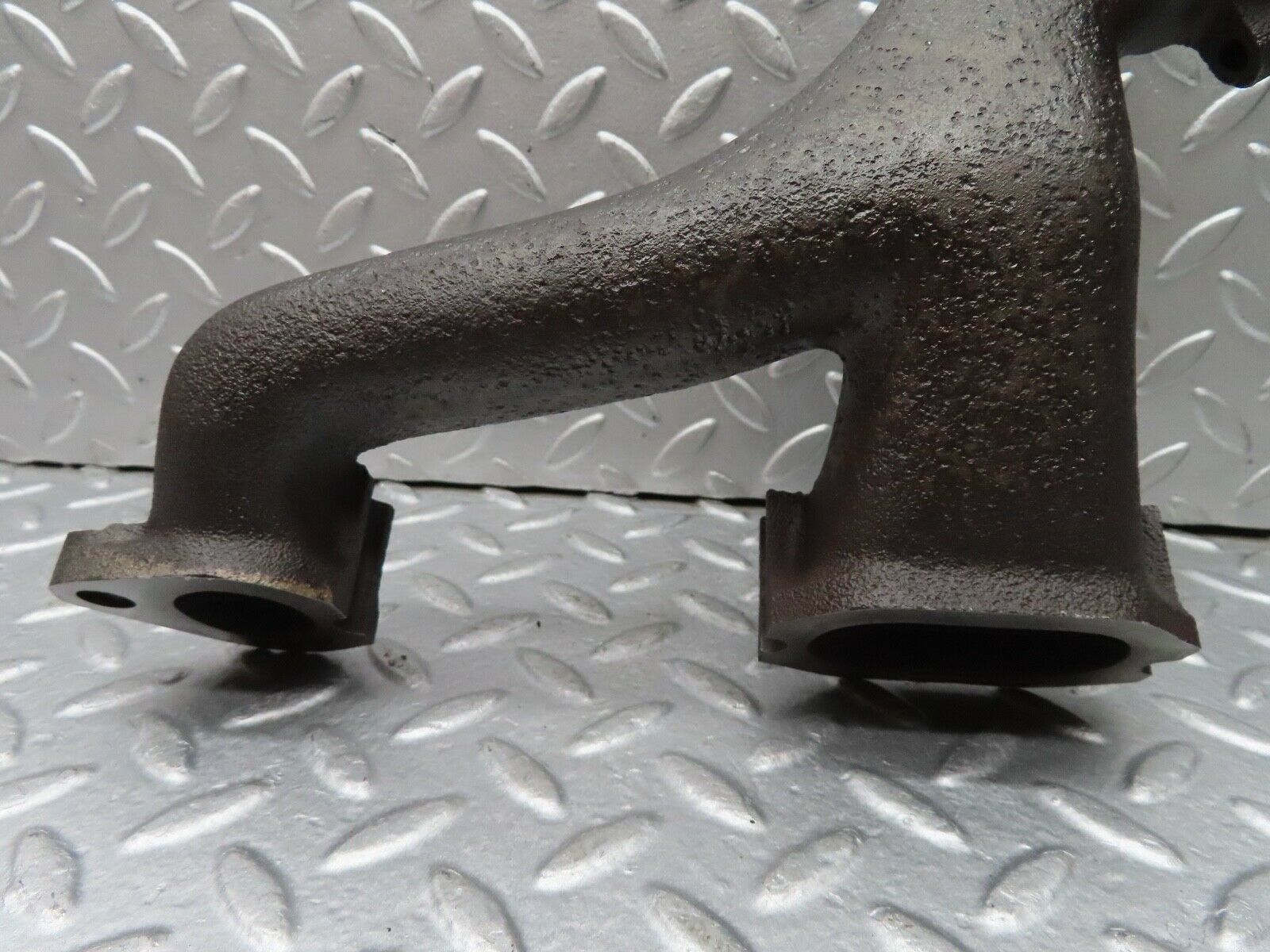 18183 Mercedes-Benz W111 220SE Coupe Exhaust Manifold Cylinder 4-6 1271420502