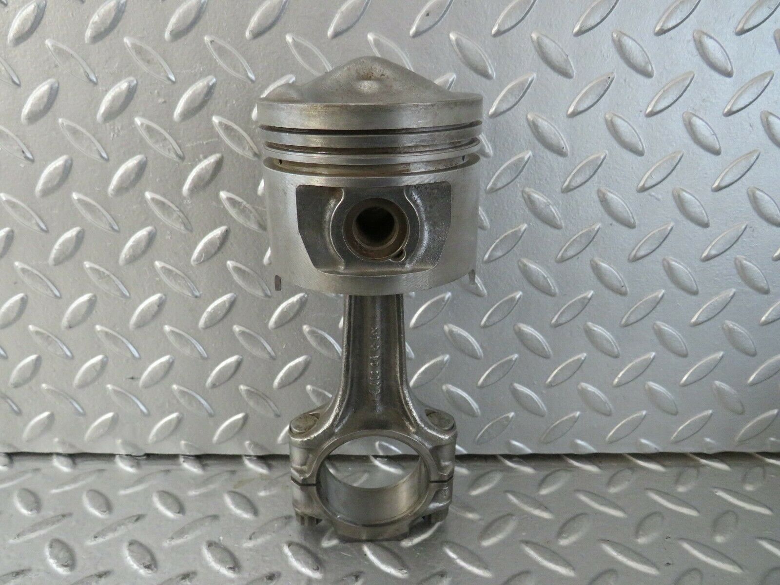 23579 Mercedes-Benz W114 280E Piston With Connecting Rod 86.00 mm