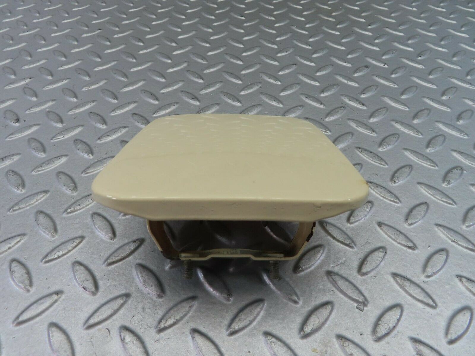 7712 Mercedes-Benz S123 230TE Wagon Fuel Tank Flap Cap 1235841639