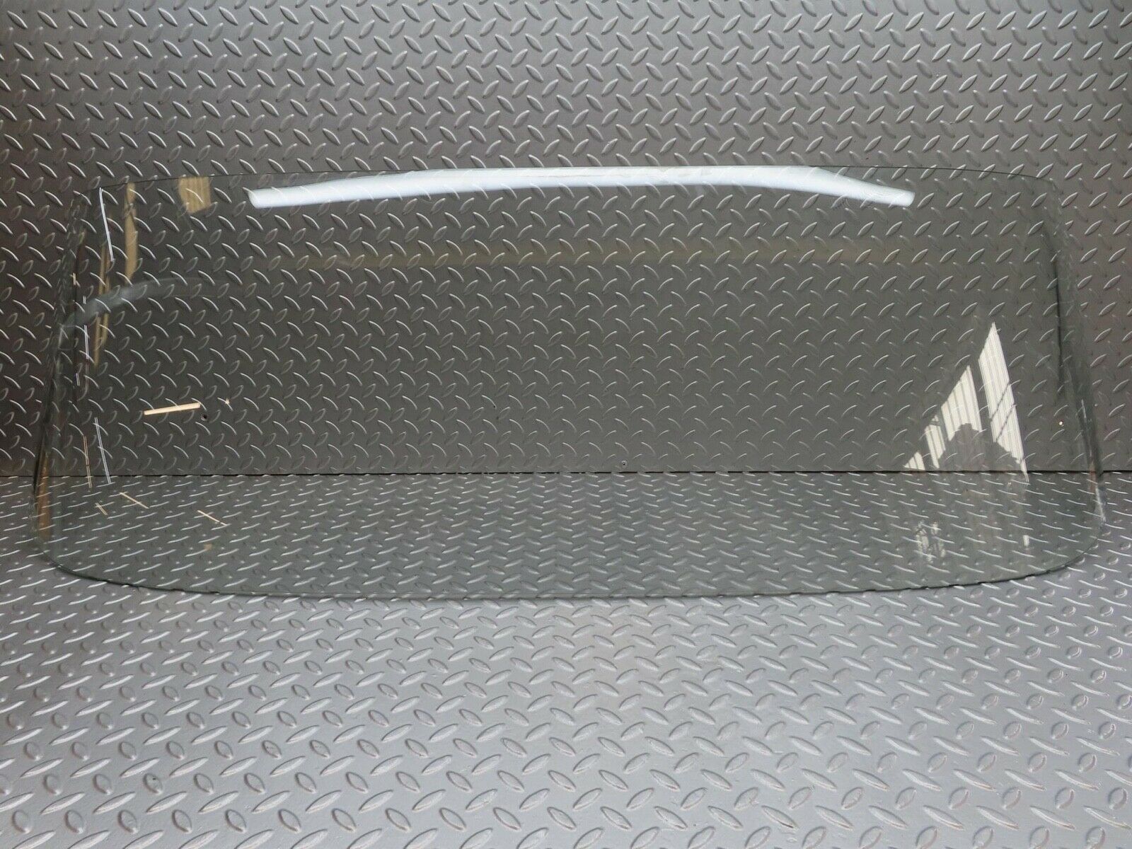 12751 Mercedes-Benz W111 Rear Windscreen