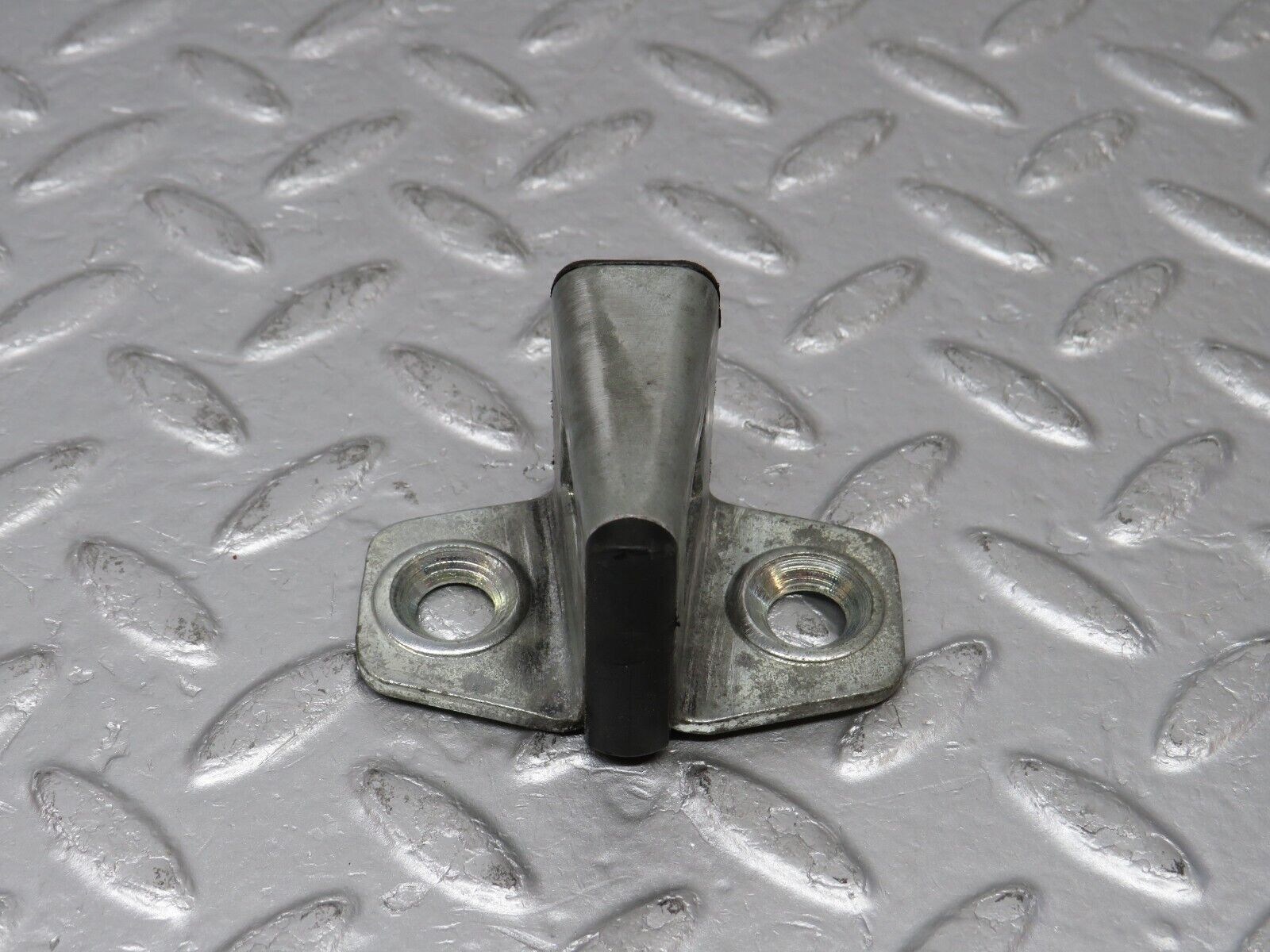 38833 Mercedes-Benz W201 190E 2.6L Door Lock Latch