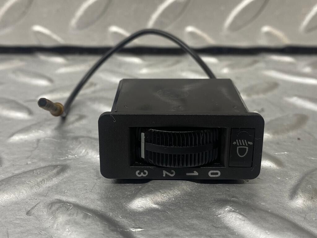 35182 Mercedes-Benz W221 Headlight Level Switch 0008000773