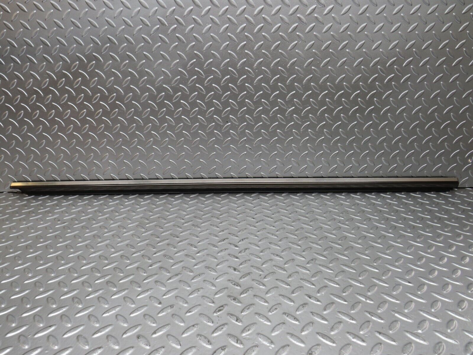 24888 Mercedes-Benz W140 SEL320 LWB Rear Left Door Moulding Trim