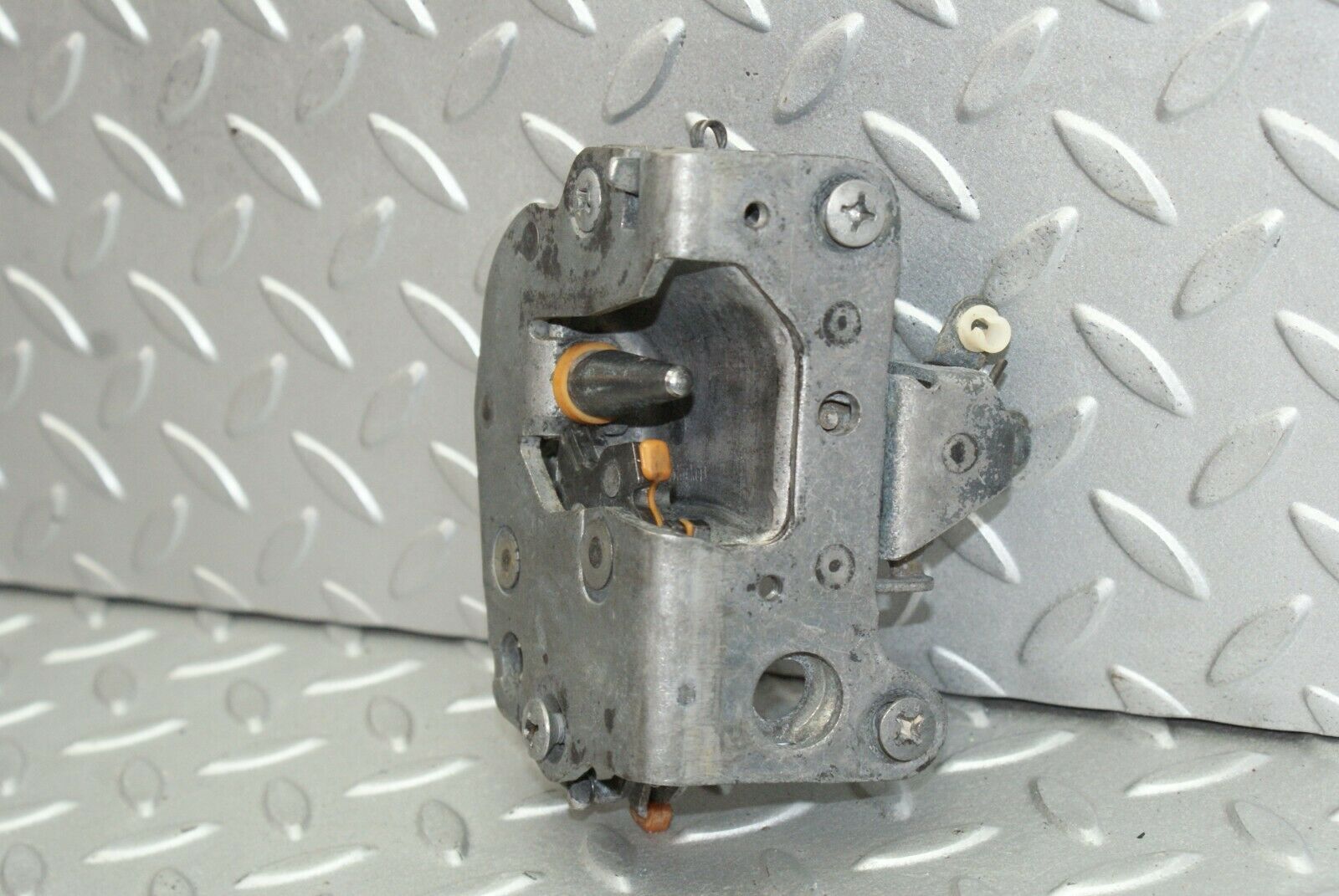 2597 Mercedes-Benz W116 350SE Door Lock Mechanism Left