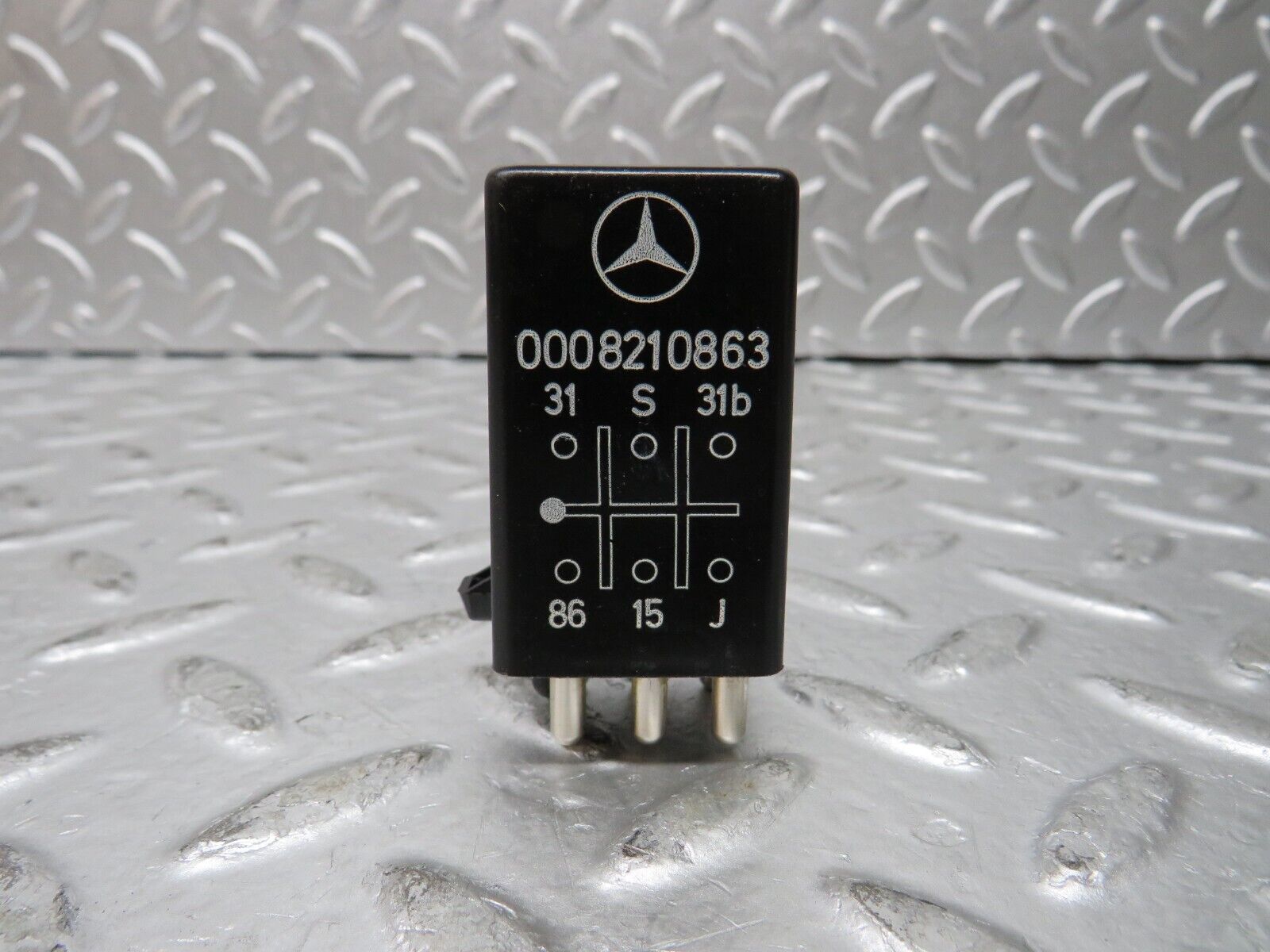 27194 Mercedes-Benz W123 280E Intermittent Wiper Relay 0008210863