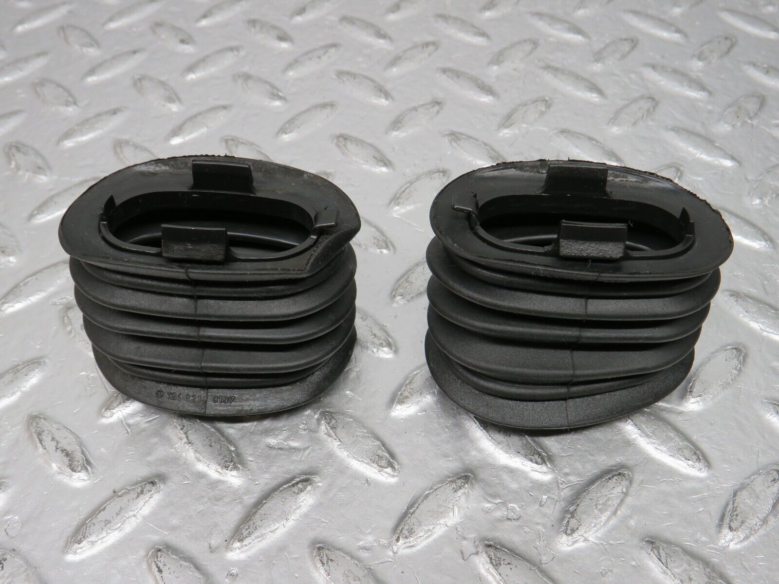 32615 Mercedes-Benz S124 300TE Front Door Wire Protector Rubber 1248210197