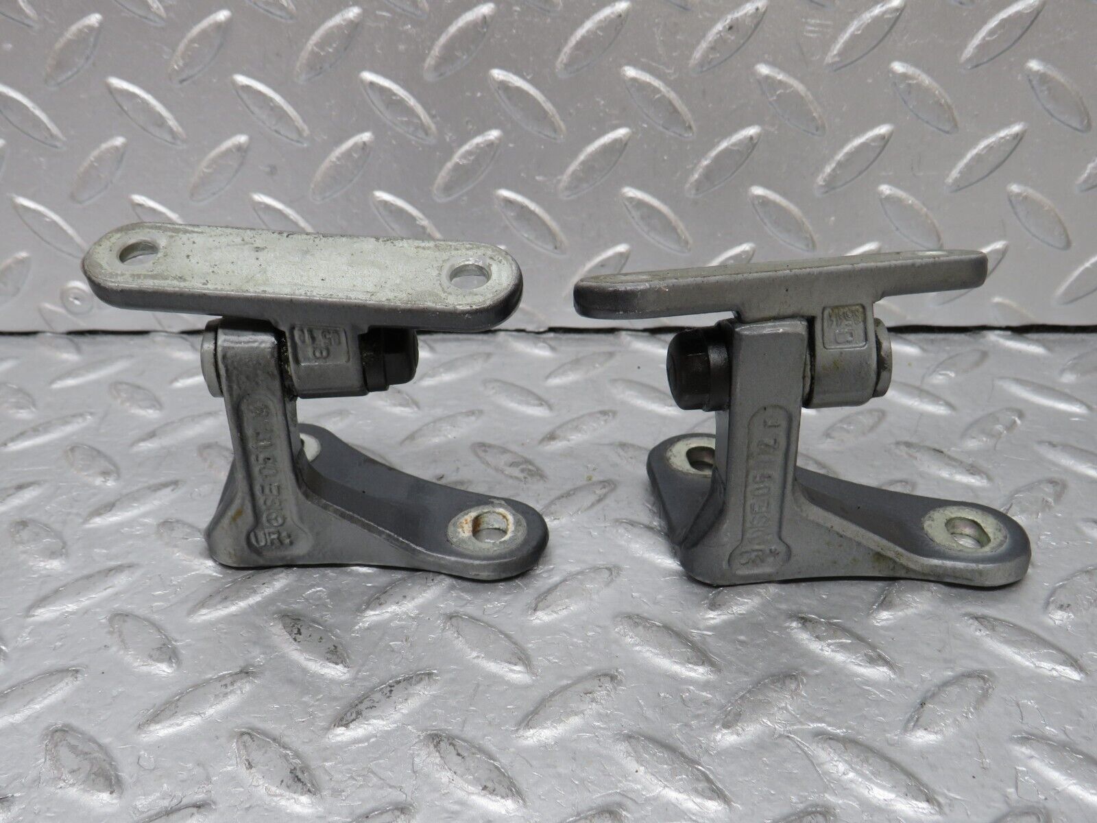 35266 Mercedes-Benz W221 Front Right Door Hinge