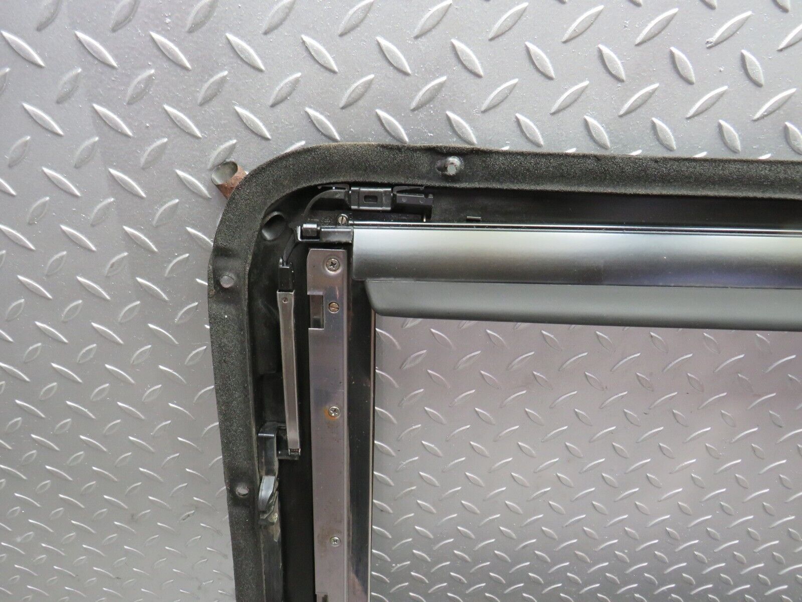 38981 Mercedes-Benz W201 190E 2.6L Power Sunroof Frame