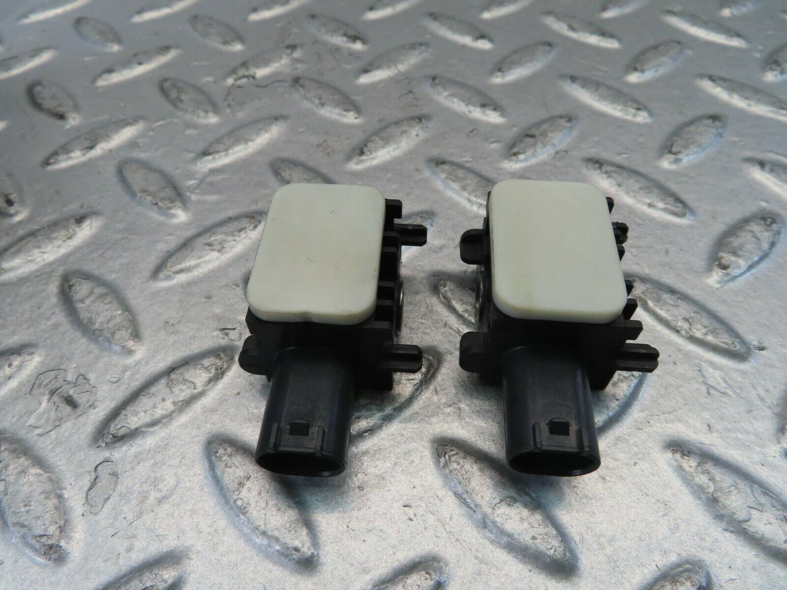 11136 Mercedes-Benz W221 S320 Crash Sensor 0038202826