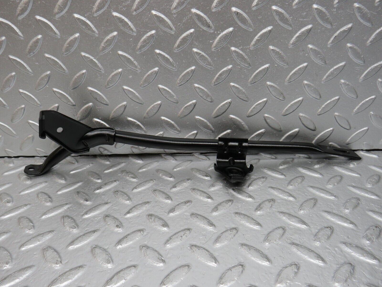 32540 Mercedes-Benz S124 300TE Wagon Horn Bracket