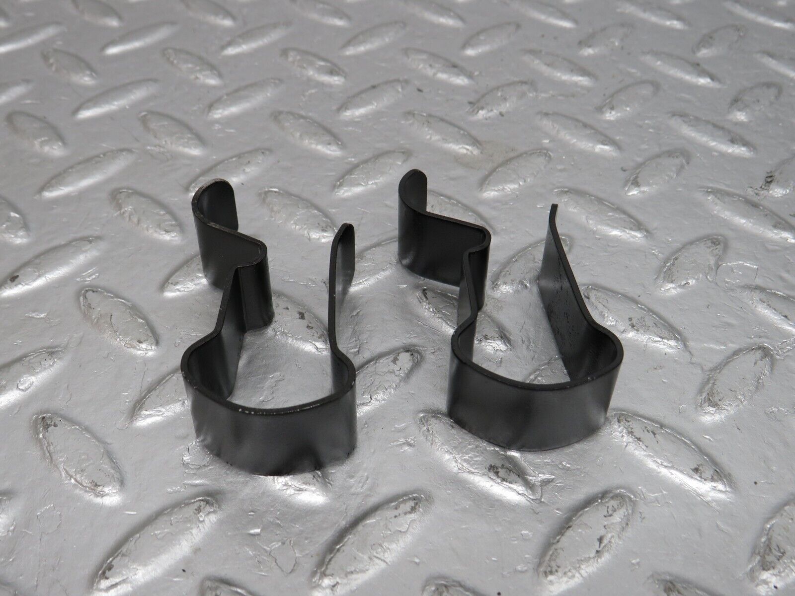 39650 Mercedes-Benz R129 320SL Coupe Radiator Fan Shroud Holder Bracket 2x