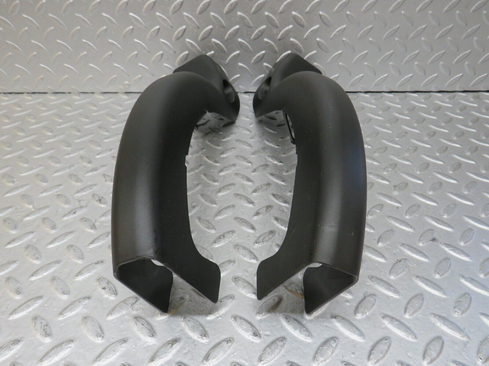 35212 Mercedes-Benz W221 Trunk Lid Hinge Cover Pair 2216930217 2216930117