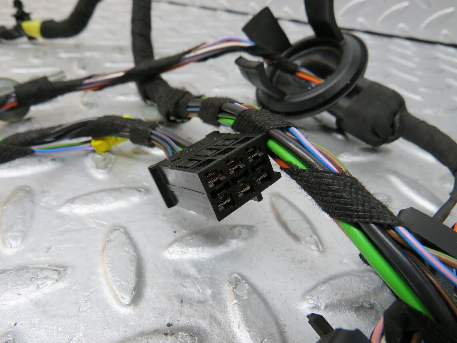 35216 Mercedes-Benz W221 Front Left Door Wire Harness 2214401213