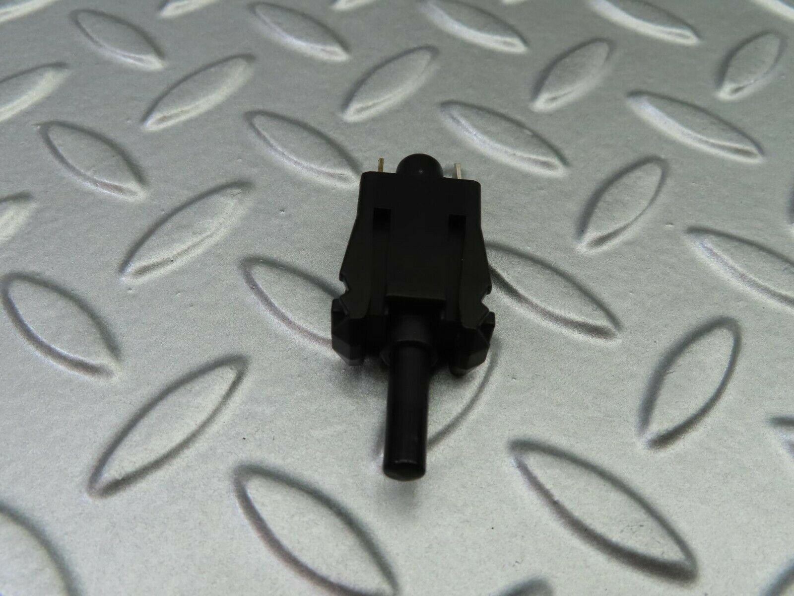 6508 Mercedes-Benz S124 E220 Wagon Door Contact Switch 0015458714