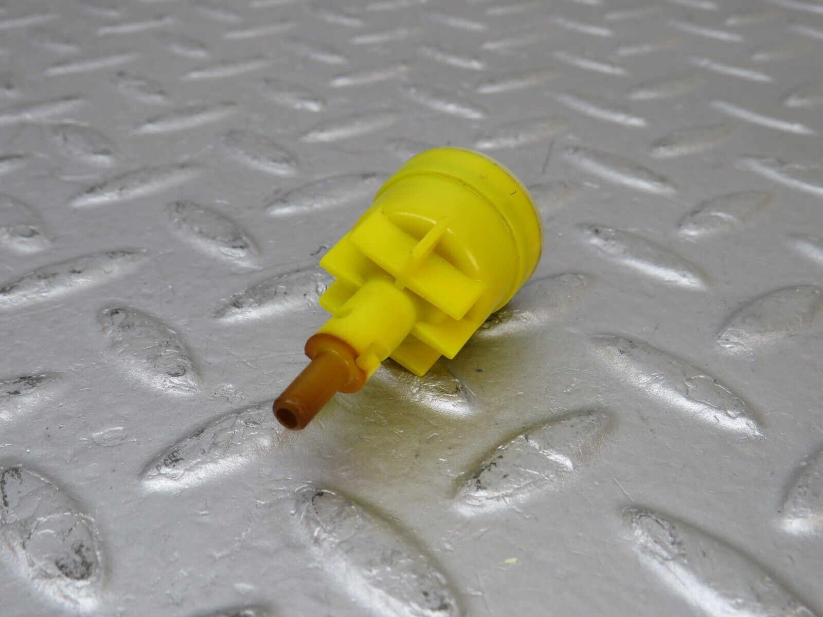 36902 Mercedes-Benz C126 420SEC Coupe Vacuum Check Valve Set 1268000078 1268000478