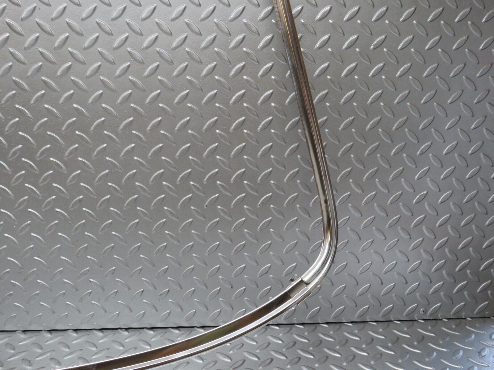 28182 Mercedes-Benz W123 280E Rear Windscreen Chrome Frame