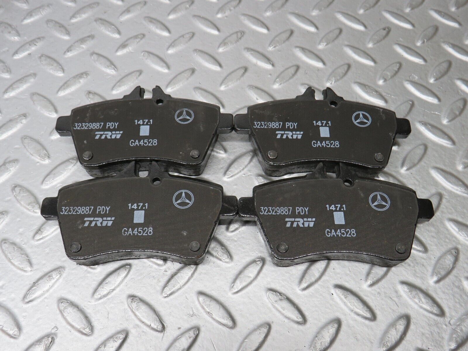 38207 Mercedes-Benz W169 Genuine Front Brake Pads New 1694200720