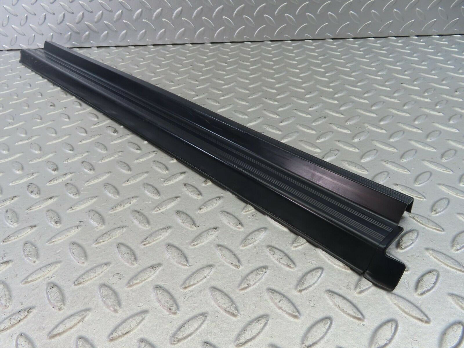 10345 Mercedes-Benz W201 190E Front Right Door Sill Blue
