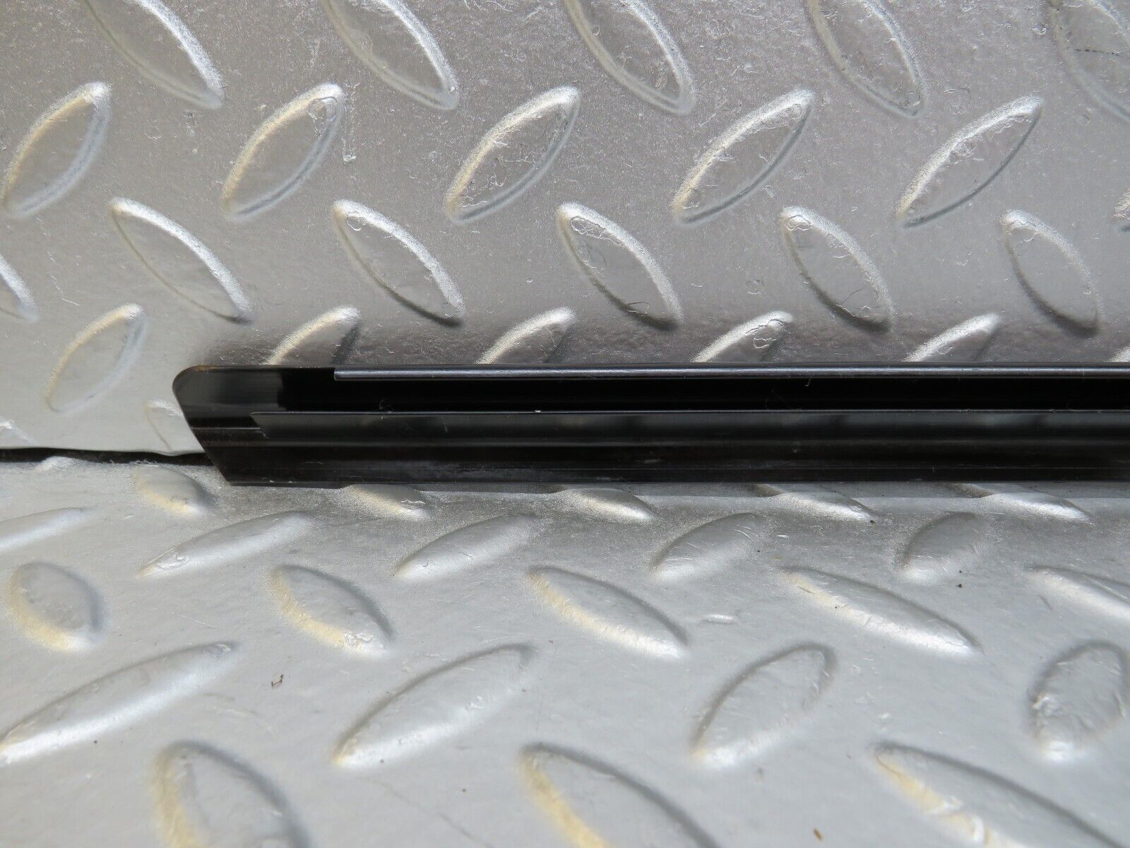 35082 Mercedes-Benz W210 320E Rear Right Door Window Exterior Trim