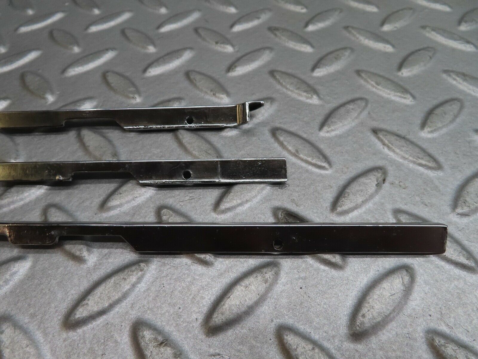 17886 Mercedes-Benz W116 450SEL Dashboard Chrome Trim