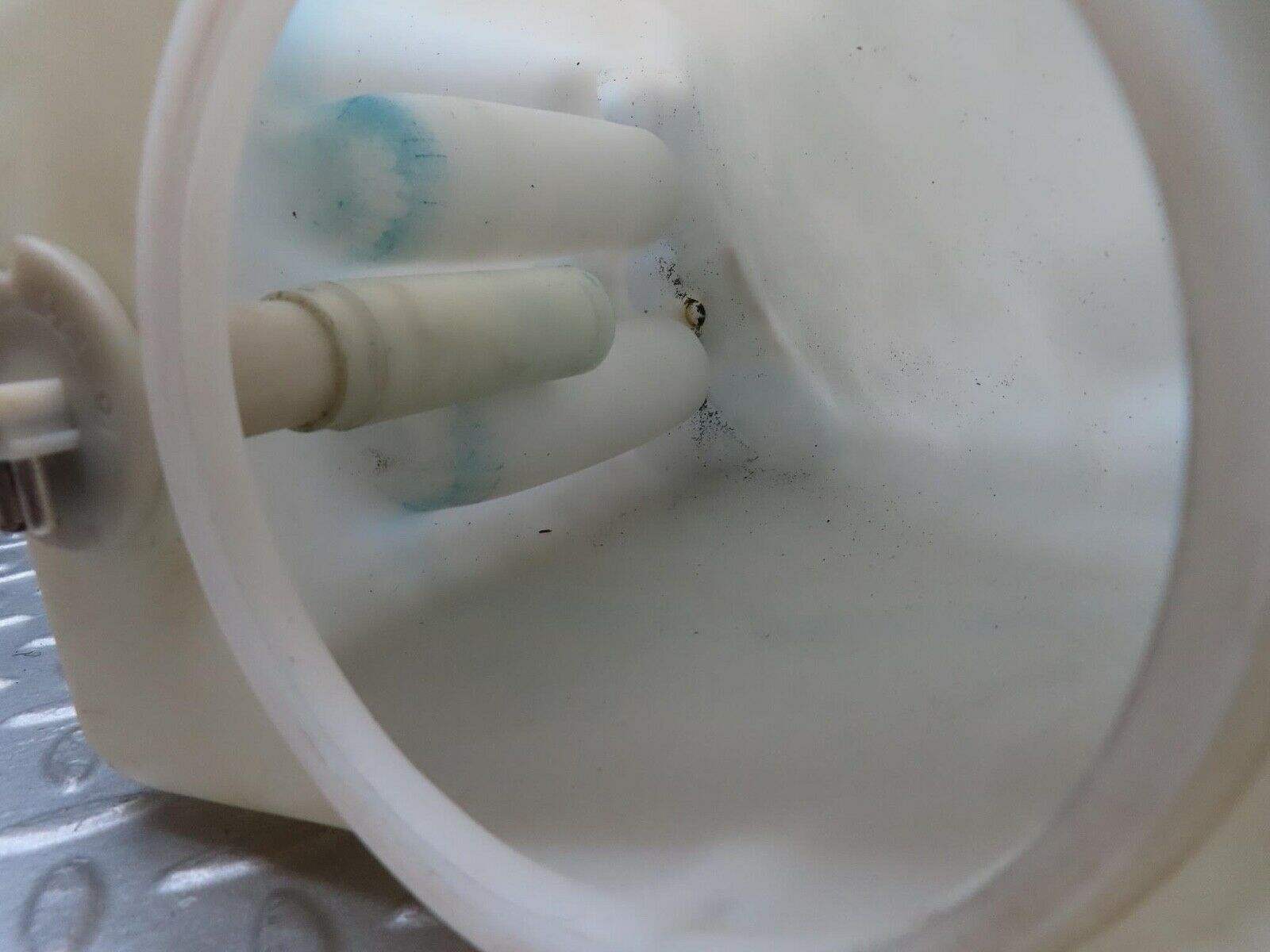 16164 Mercedes-Benz W124 260E Windscreen Washer Fluid Reservoir 1248691020