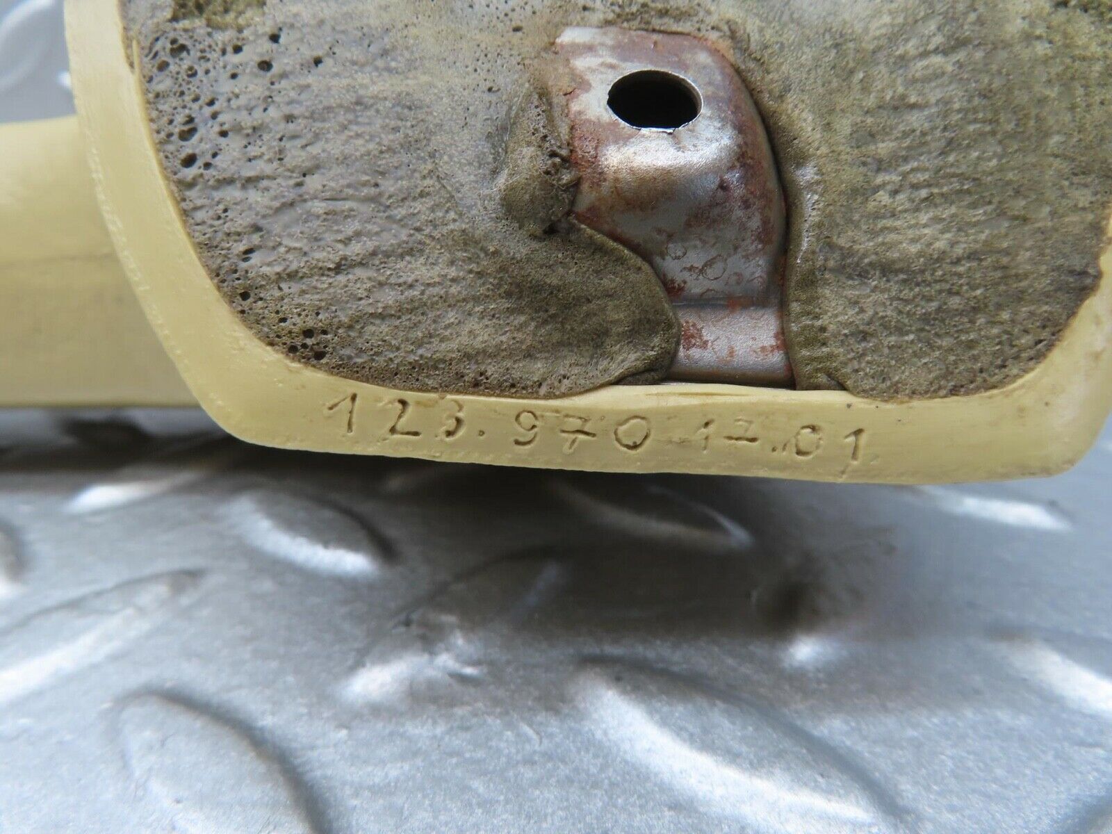 13453 Mercedes-Benz W123 200 Interior Door Handle Front Left Cream 1239701701