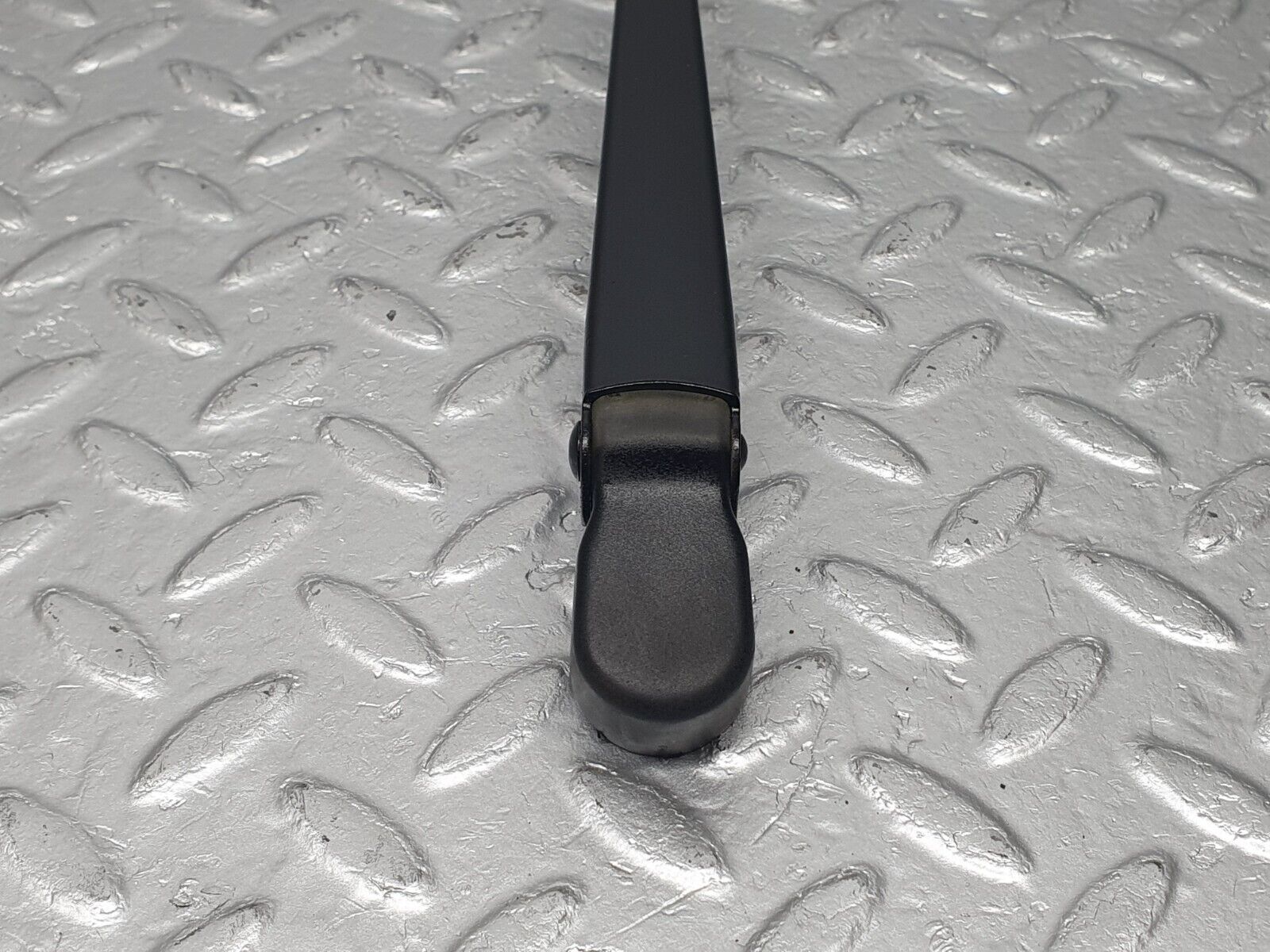 40731 Mercedes-Benz W123 300D Wiper Arm Bosch Left Side 3399990553