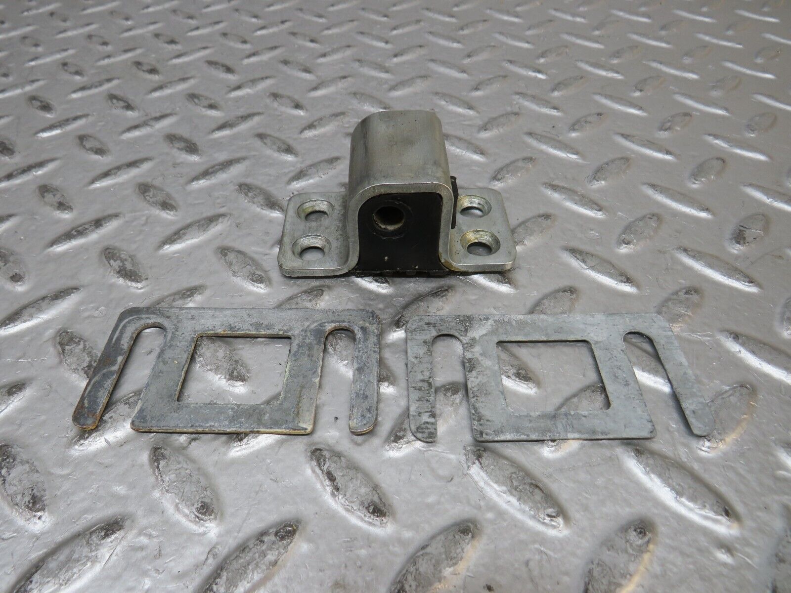 28816 Mercedes-Benz W123 230E Door Lock Latch Left Side