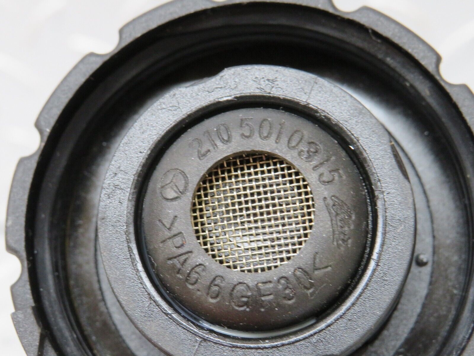 35308 Mercedes-Benz W210 Coolant Tank Reservoir Cap 2105010315
