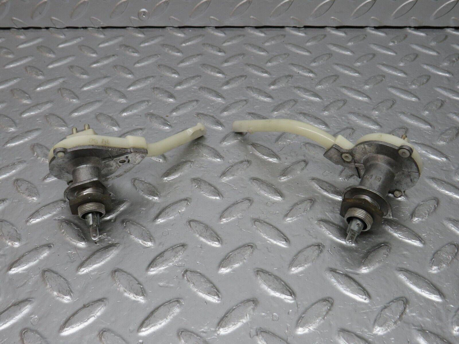 0635 Mercedes-Benz W123 230E Heater Regulator 1238300385