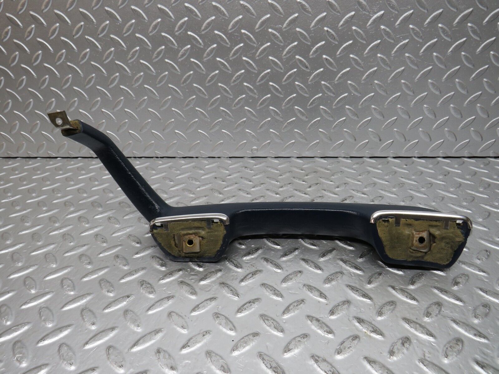 31982 Mercedes-Benz W123 230E Front Left Interior Door Handle 1239701701