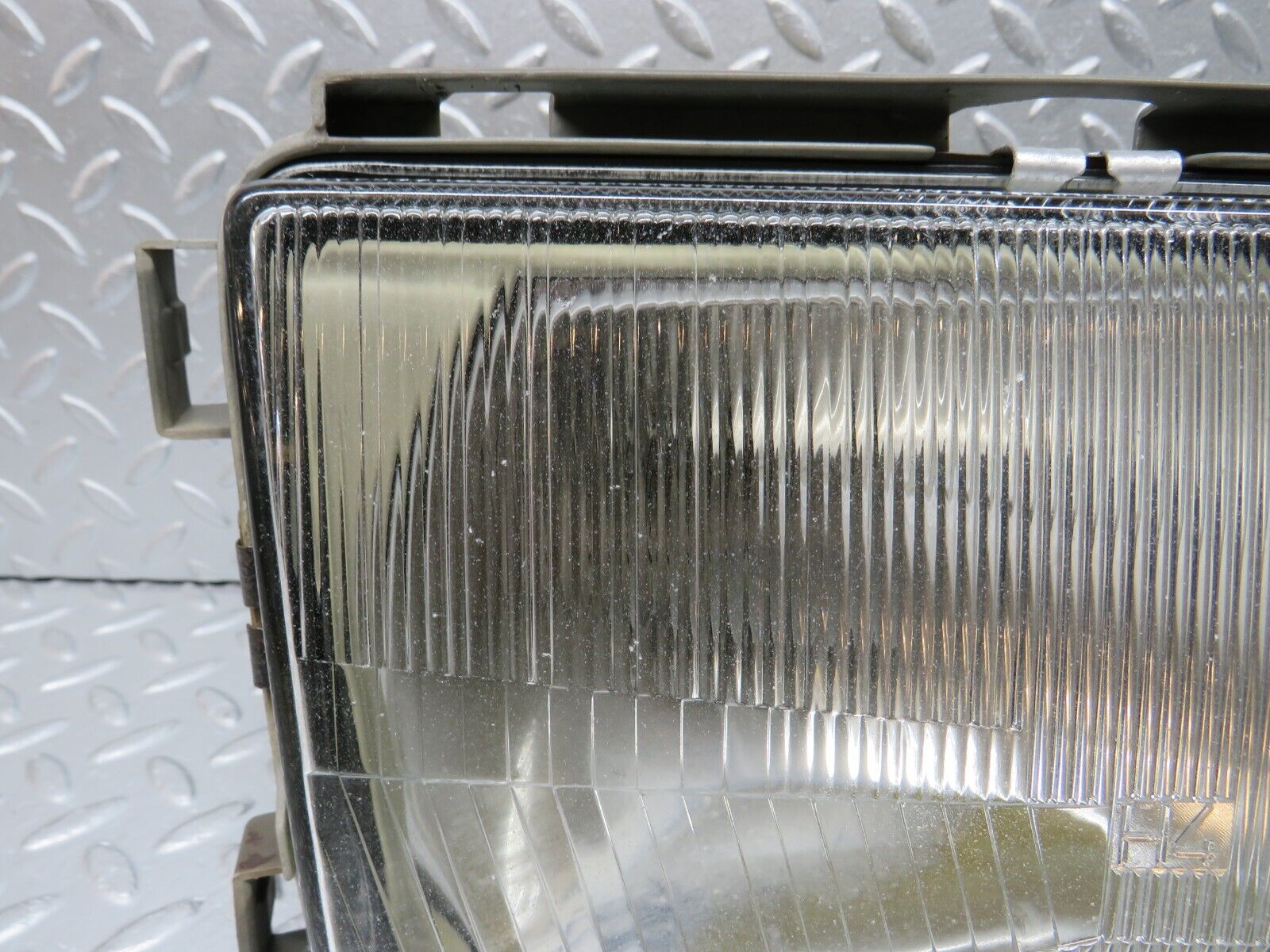 34288 Mercedes-Benz C126 380SEC Headlight Bosch Right 0301065722 1305235062