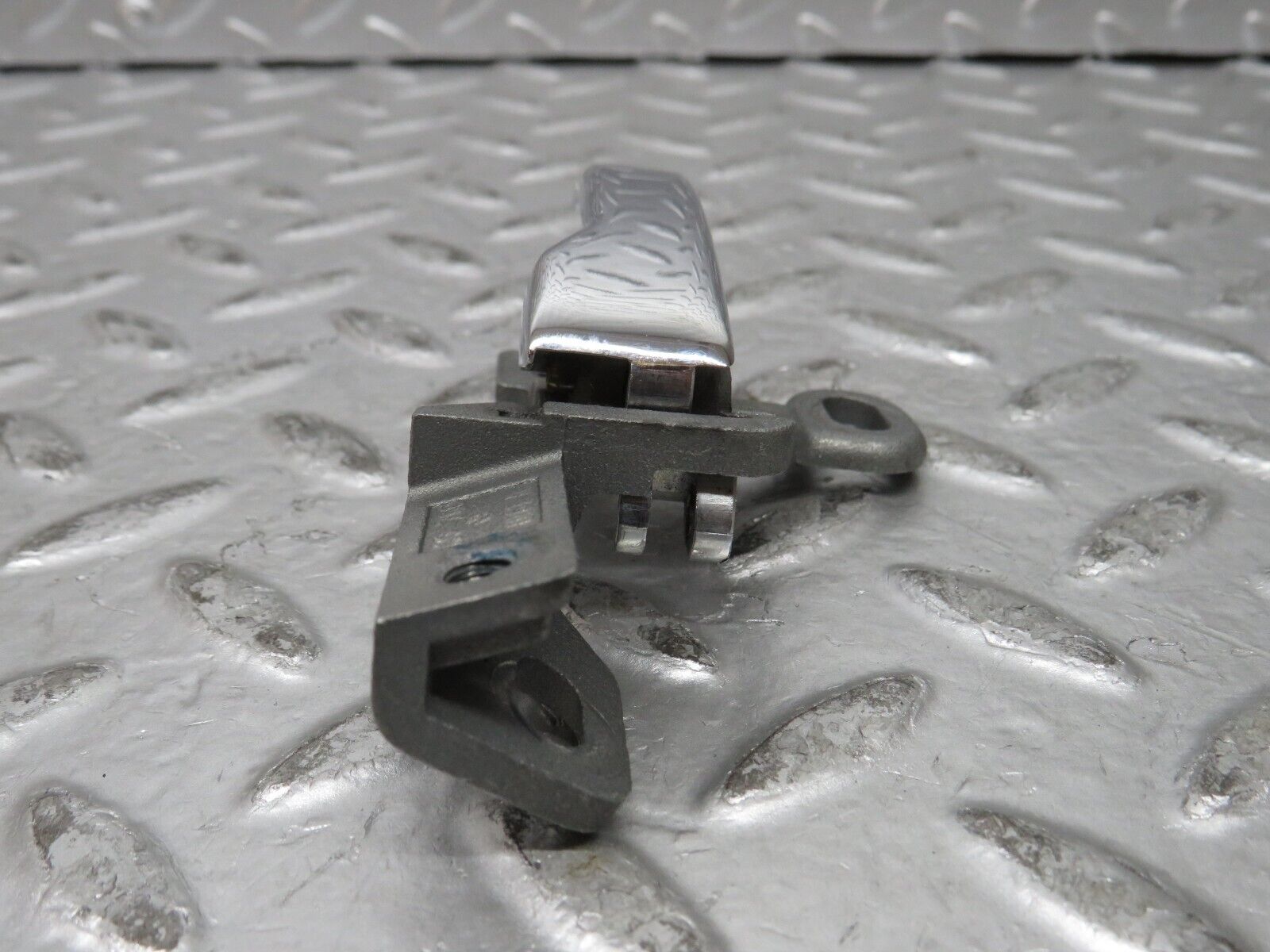 27919 Mercedes-Benz W123 280E Door Opener Door Handle Rear Left 1237600161