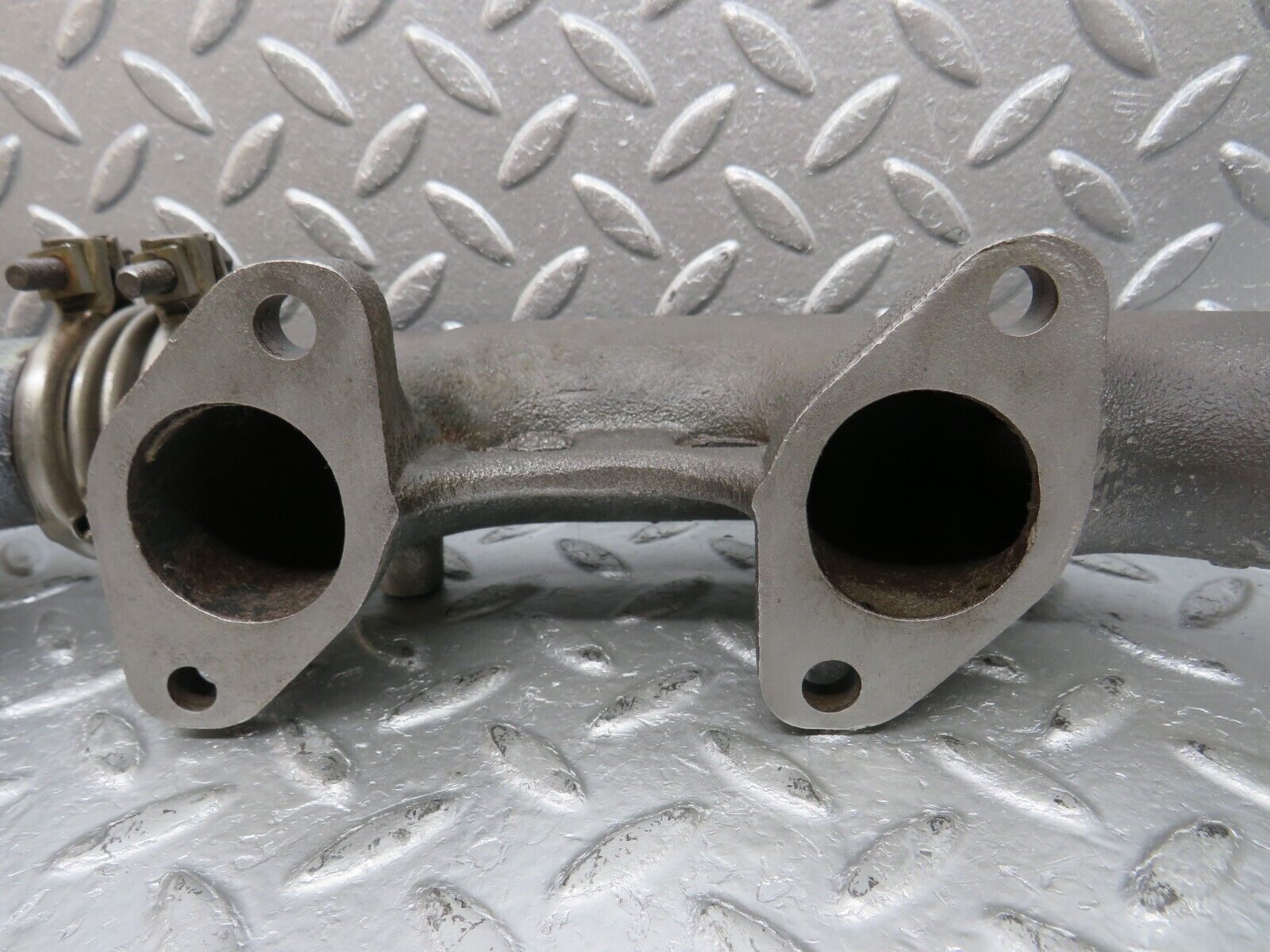 33111 Mercedes-Benz W126 380 V8 Exhaust Manifold Left 1161422302 1161422902