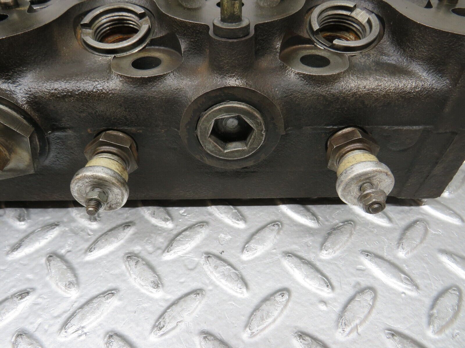 31138 Mercedes-Benz W123 200D Cylinder Head 6150162301