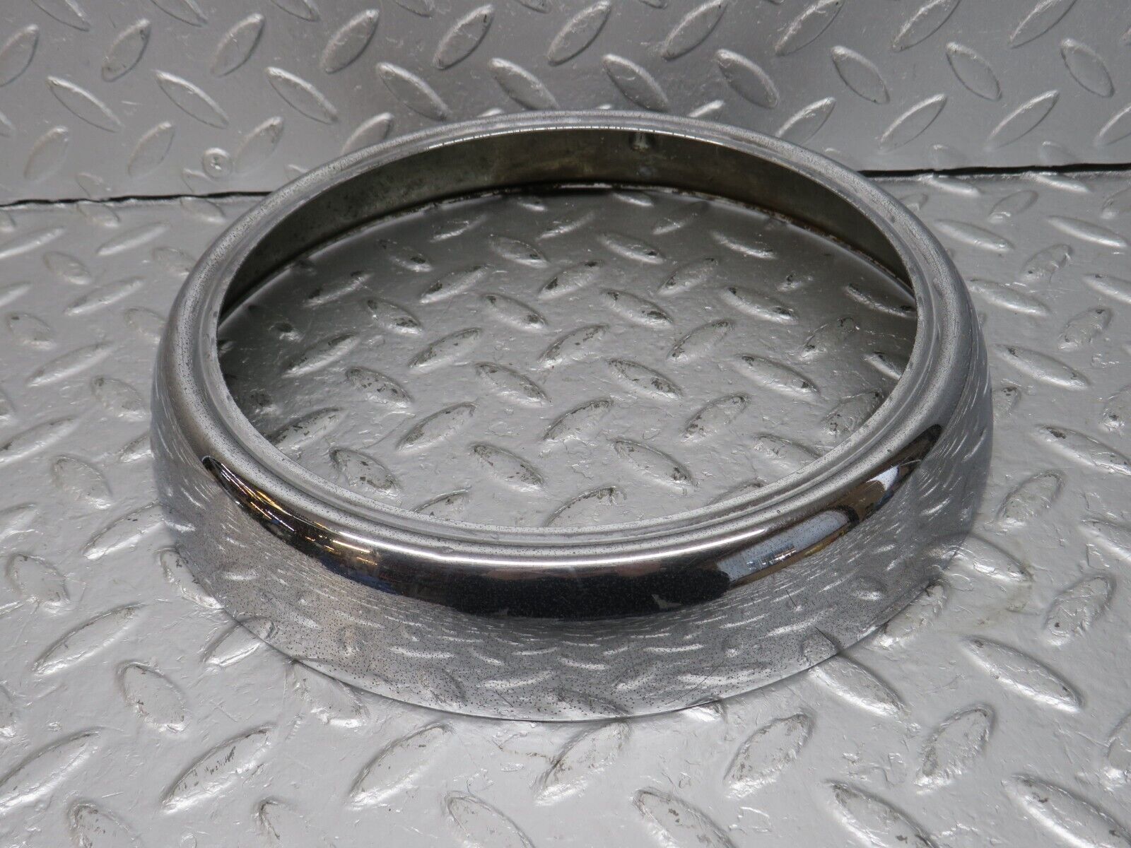 40506 Mercedes-Benz W110 230 Headlight Chrome Frame