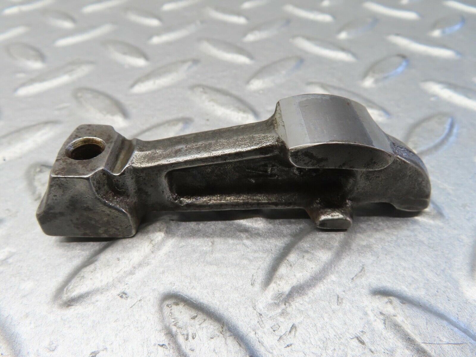 13375 Mercedes-Benz W111 230S Valve Rocker Arm With Retaining Spring