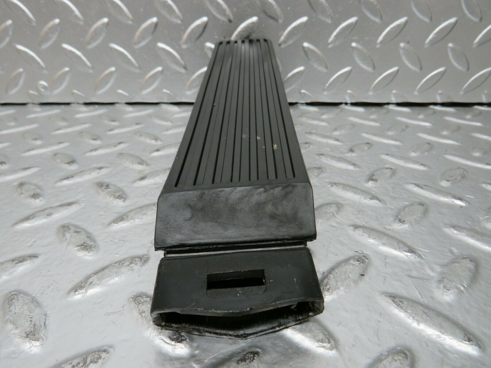 23502 Mercedes-Benz W114 280E Accelerator Pedal With Rubber 1153010382